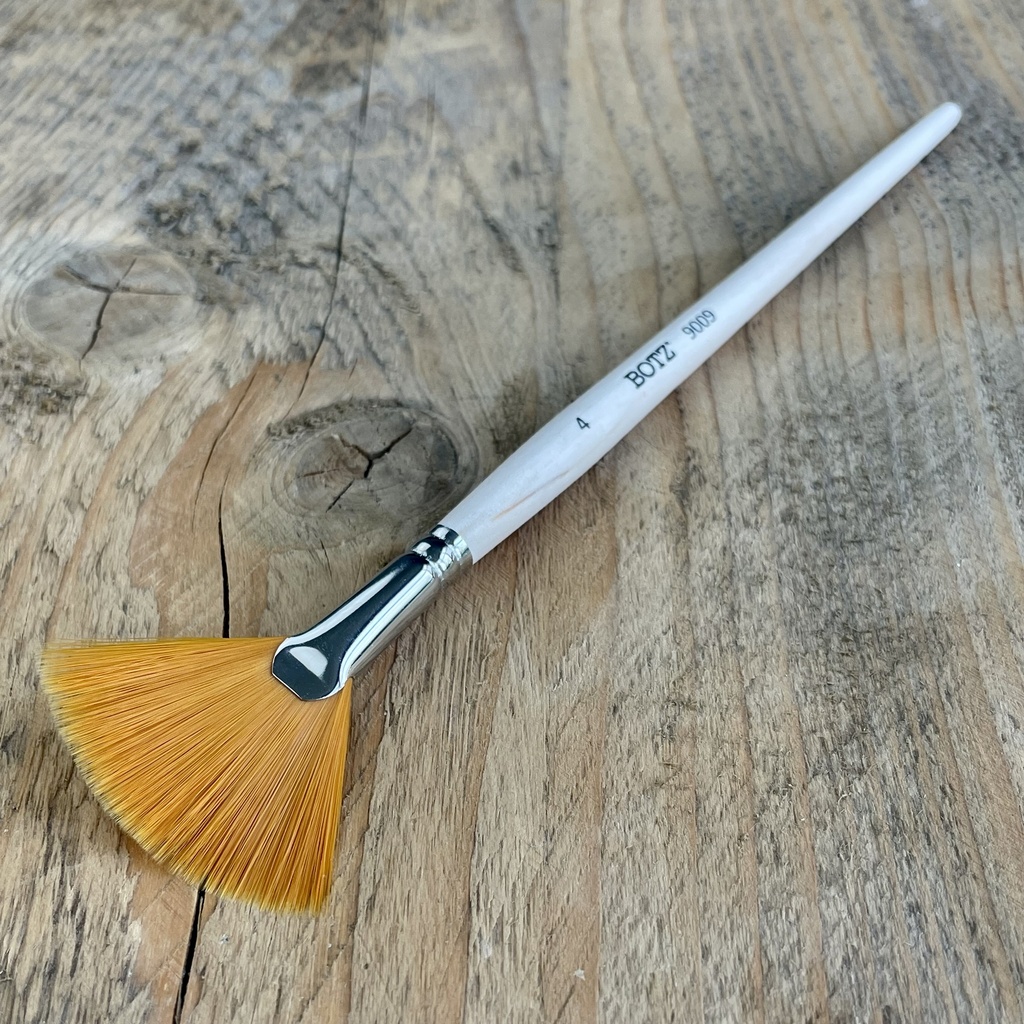 [bz_9009] BOTZ, Fan brush, AH, size 4